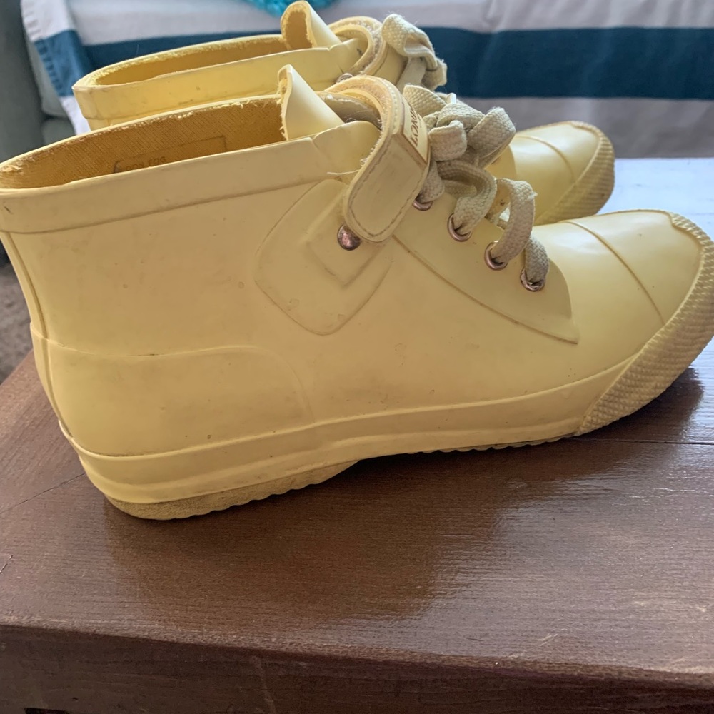 London fog yellow rain boots